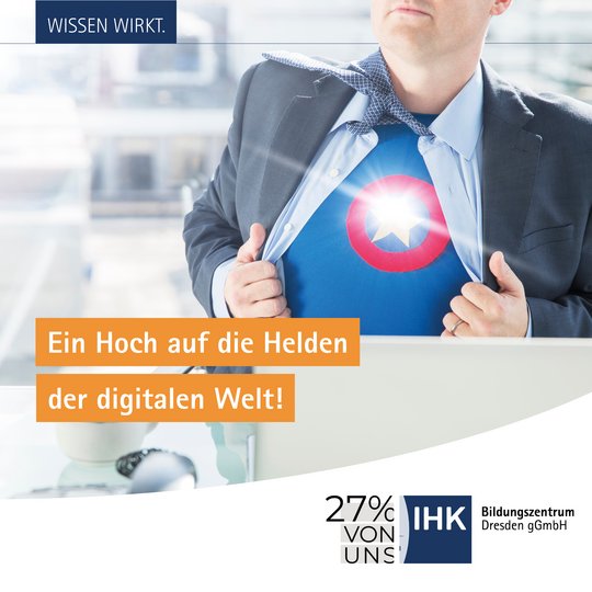Büromitarbeiter als Superheld