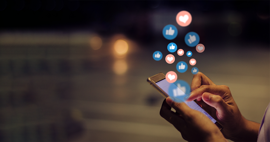 Marketing_Kommunikation_Urupong_AdobeStock_295592584.png